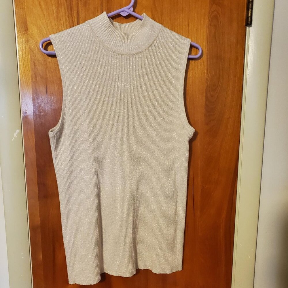 1X Women's Sleeveless mockneck top